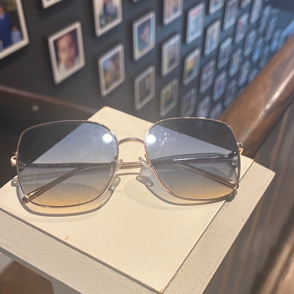 Elegant Gold Gradient Sunglasses